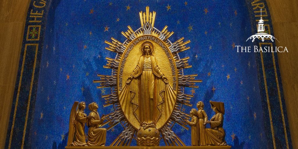 Why Do Catholics Do That?… The Miraculous Medal – Modern Catholic Mom